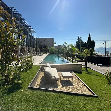 Luxury La Baia - Gartenwohnung Daire Torri Del Benaco