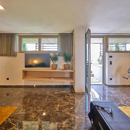 Appartement Luxury La Baia - Gartenwohnung Torri Del Benaco