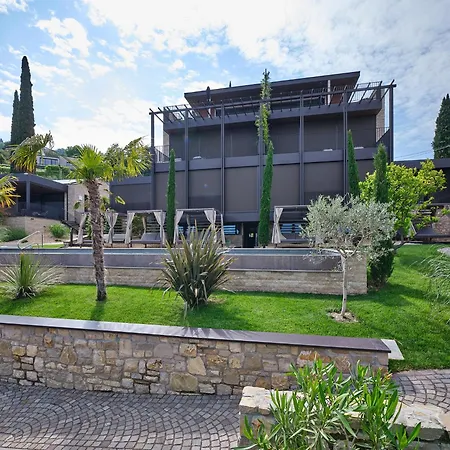 Luxury La Baia - Gartenwohnung