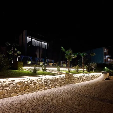 Apartment Luxury La Baia - Gartenwohnung